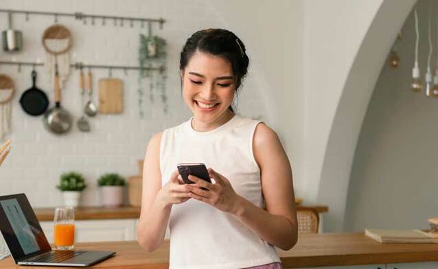 W październiku smartfony zaczęły rosnąć - spadki trwały 27 miesięcy