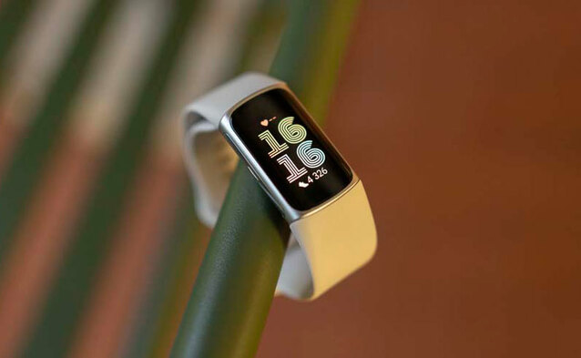 Fitbit Charge 6 - test opaski sportowej ze wszystkimi usługami Google