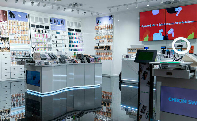 Kamalion wchodzi do Polski