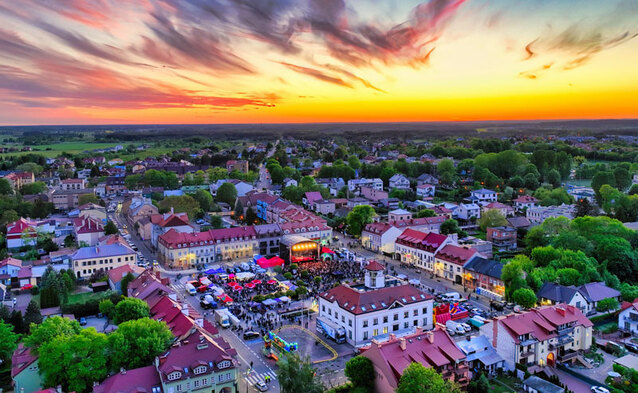 Play poszerza zasięg: nowe stacje bazowe dla lepszych połączeń