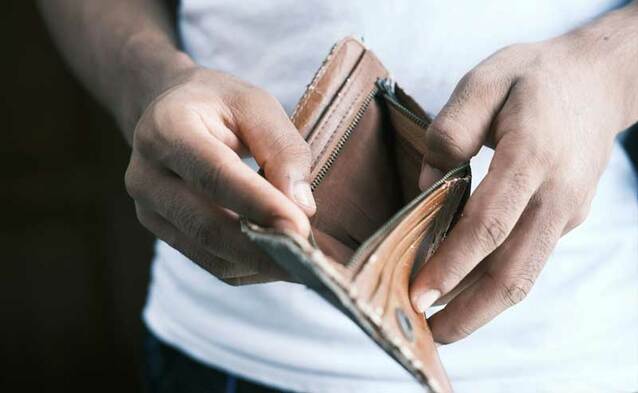 232 tys. dłużników zalega operatorom prawie miliard złotych