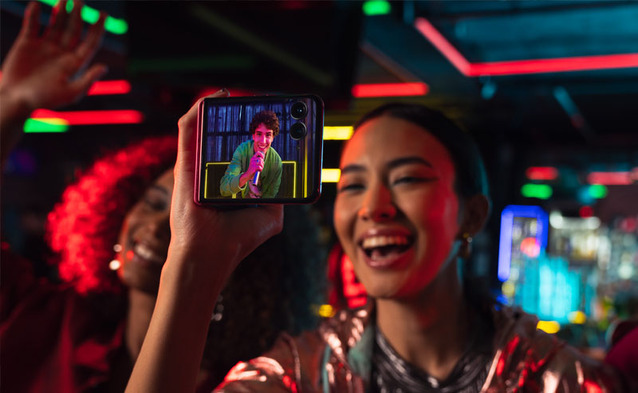 OPPO Reno12 Pro 5G i motorola razr 50 ultra 5G w Play (ceny)