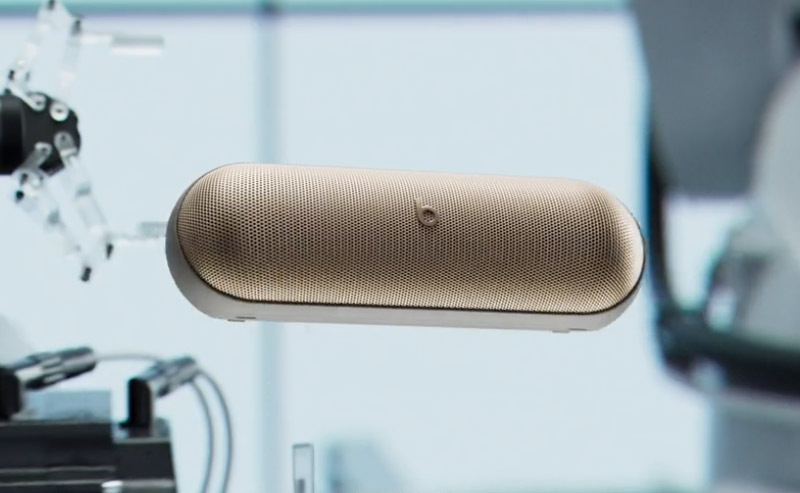 Słuchawki bezprzewodowe Apple Beats Studio Pro i głośnik Apple Beats Pill w T-Mobile