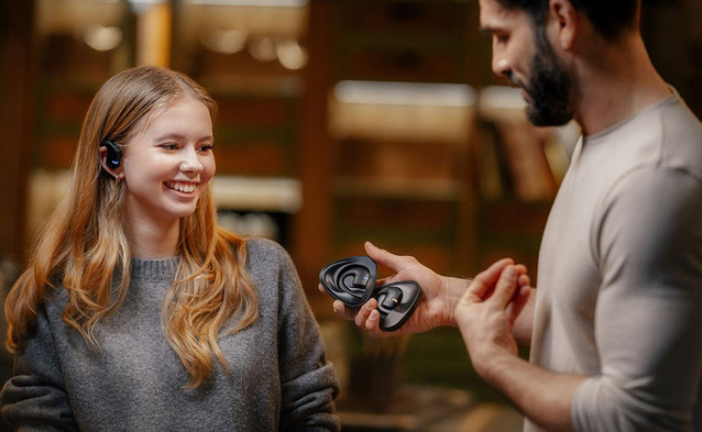 Polskie słuchawki tłumaczą 51 języków