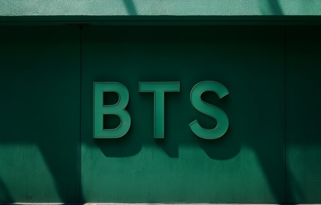 Wojsko zaczyna dostawiać stacje bazowe na granicy