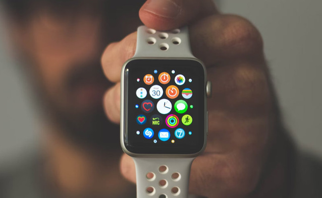 Sprzedaż zegarków Apple Watch spadła o 19 procent - nadzieją nowe wersje SE i Ultry