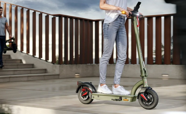 Sharp rozdaje hulajnogi