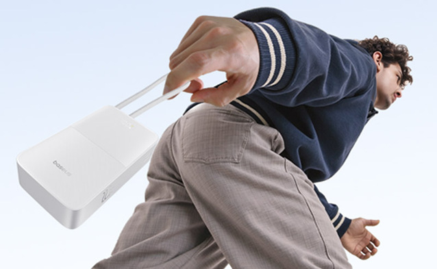 Nowy powerbank dostępny z trzema portami ładowania i cyfrowym wskaźnikiem