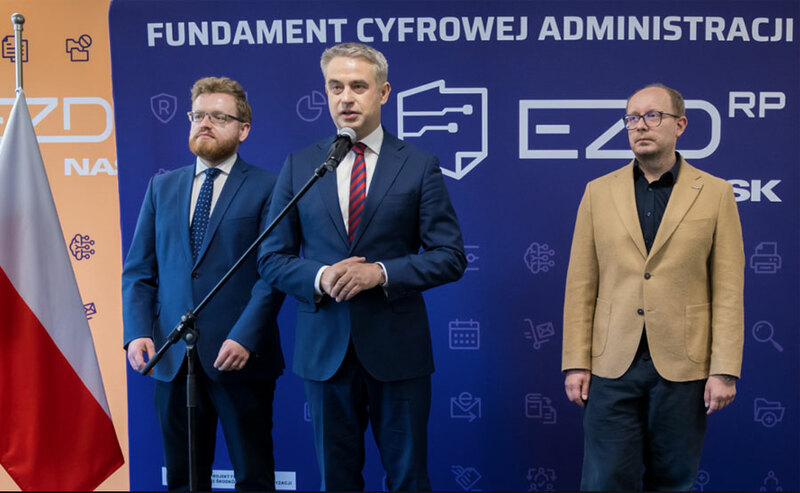 Zamiast papieru i drukarek w urzędach EZD RP