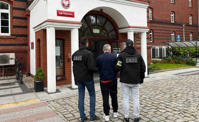 Szantażował polskie firmy - żądał milionów – wpadł w ręce polskich cyberpolicjantów