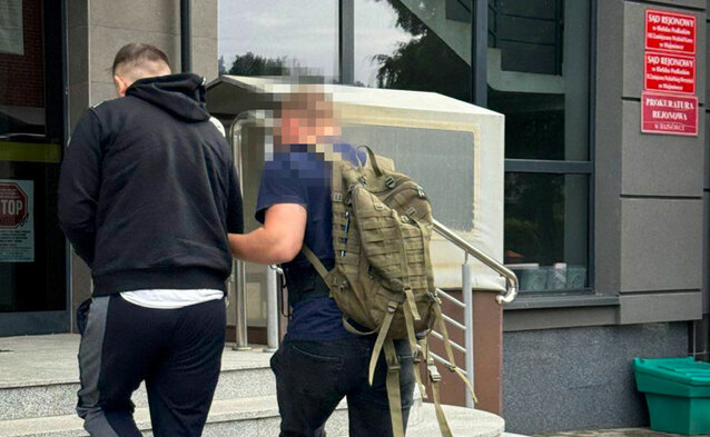 Zatrzymano wyłudzających kody BLIK - zabezpieczono sztabki złota i pojazdy