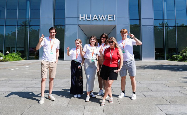 Huawei zabrał 5 polskich studentów do Chin - o program walczyło ponad 400 osób