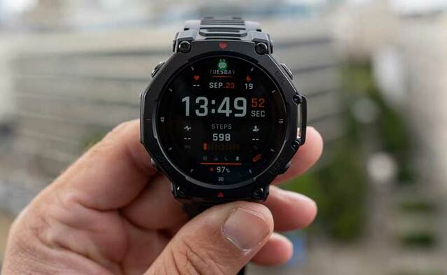 Test Amazfit T-Rex 3 Pro - tytan, latarka, 3000 nitów i minimalne niedociągnięcia – to mocny rywal Garminów