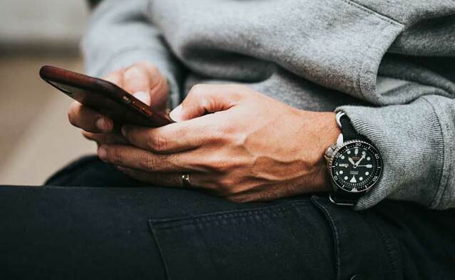 Orange uruchamia SMSy przez satelitę