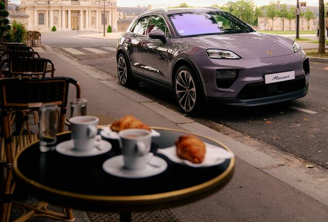 Nowe Porsche otworzysz telefonem