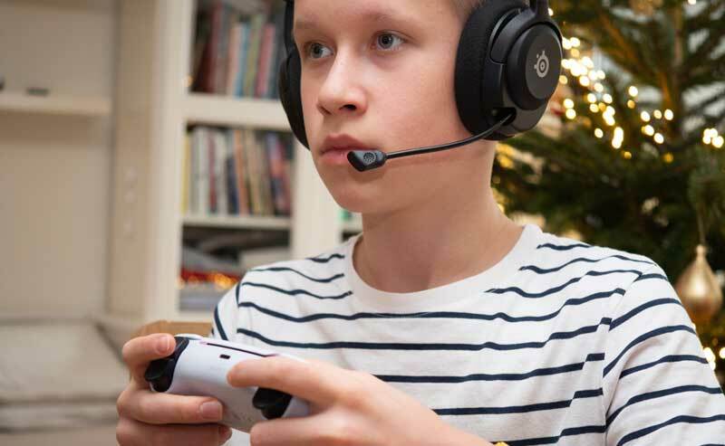 Test słuchawek SteelSeries Arctis Nova 5 Wireless – średnia półka dla graczy stacjonarnych i mobilnych