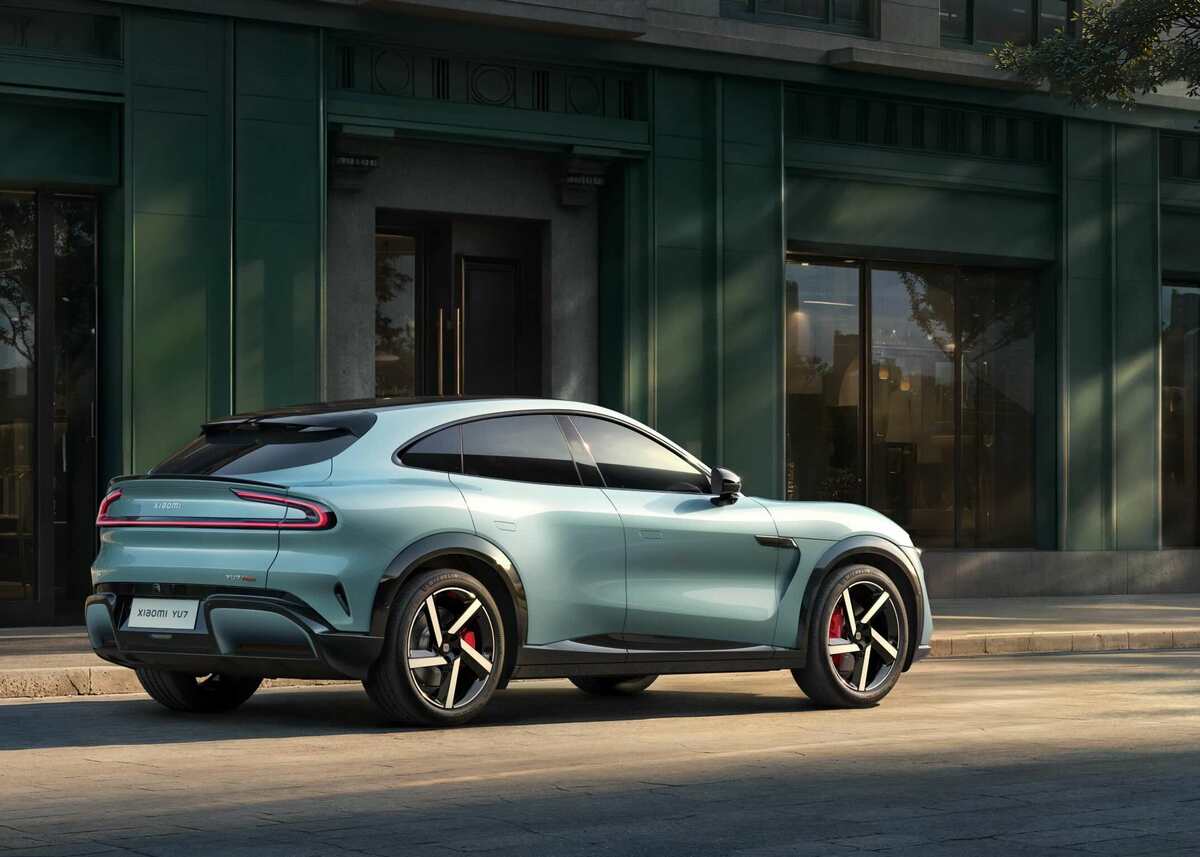 Chiny krytykują polską blokadę ich samochodów w jednostkach wojskowych - sami robią dokładnie to samo z Teslą