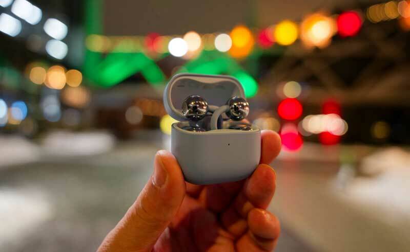 To pierwsze słuchawki, których nie czujesz i nie zgubisz