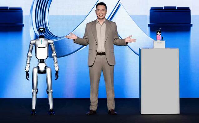 Magic V6, Robot Phone i nowy robot - HONOR prezentuje nowości na MWC 2026