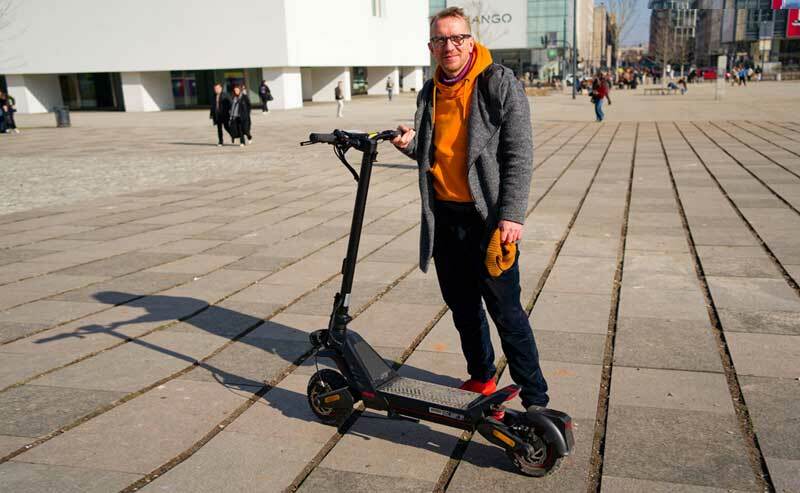 Przetestowaliśmy Engwe Y1000 - to teraz flagowa hulajnoga tej marki