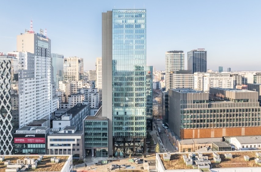 Jest nowy sposób na budowę sieci komórkowej w biurowcu - skorzystała z niego Skanska w Warszawie