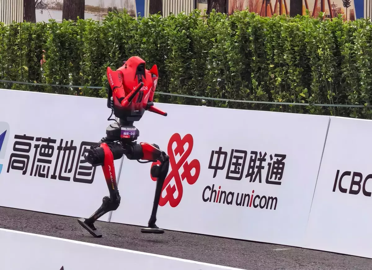 China Unicom i Huawei zapewniali uplink dla robotów biegnących w Humanoid Robot Half-Marathon