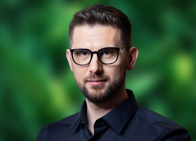 Piotr Żak zostaje na czele Grupy Polsat Plus - w Plusie odwrócony został niekorzystny trend