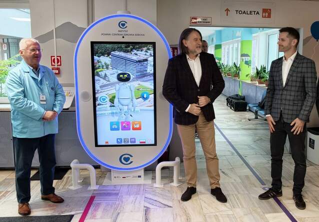 Asystent Orange trafił do szpitala