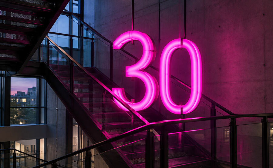 T-Mobile świętuje 30 lat działalności