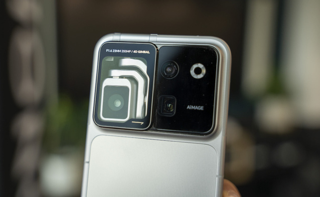 Mieliśmy w rękach HONOR Robot Phone