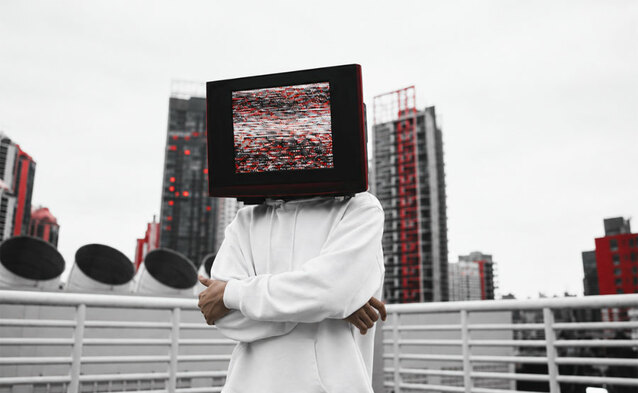 Jesienią Polacy częściej wybierali tradycyjną telewizję