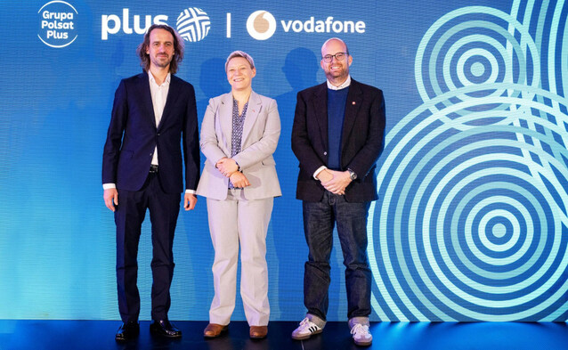 Przedstawiciele Grupy Polsat Plus i Vodafone podczas ogłoszenia trzyletniego partnerstwa strategicznego w Warszawie