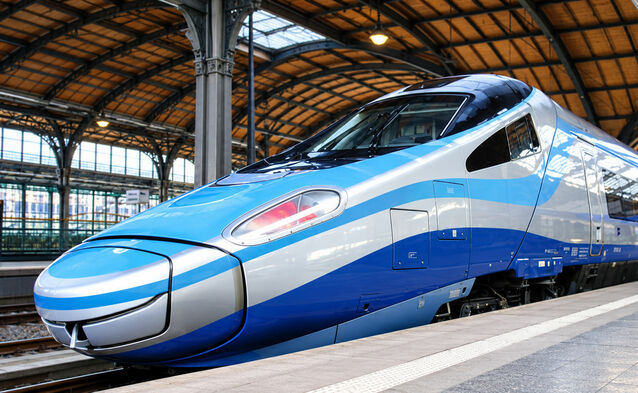 Pendolino z internetem satelitarnym - pasażerowie już go sprawdzają
