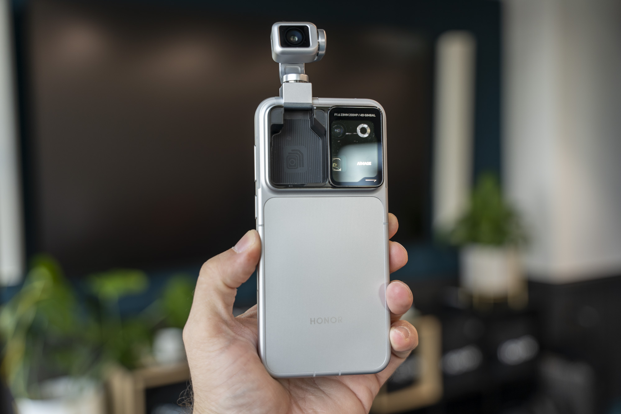 Mieliśmy w rękach HONOR Robot Phone