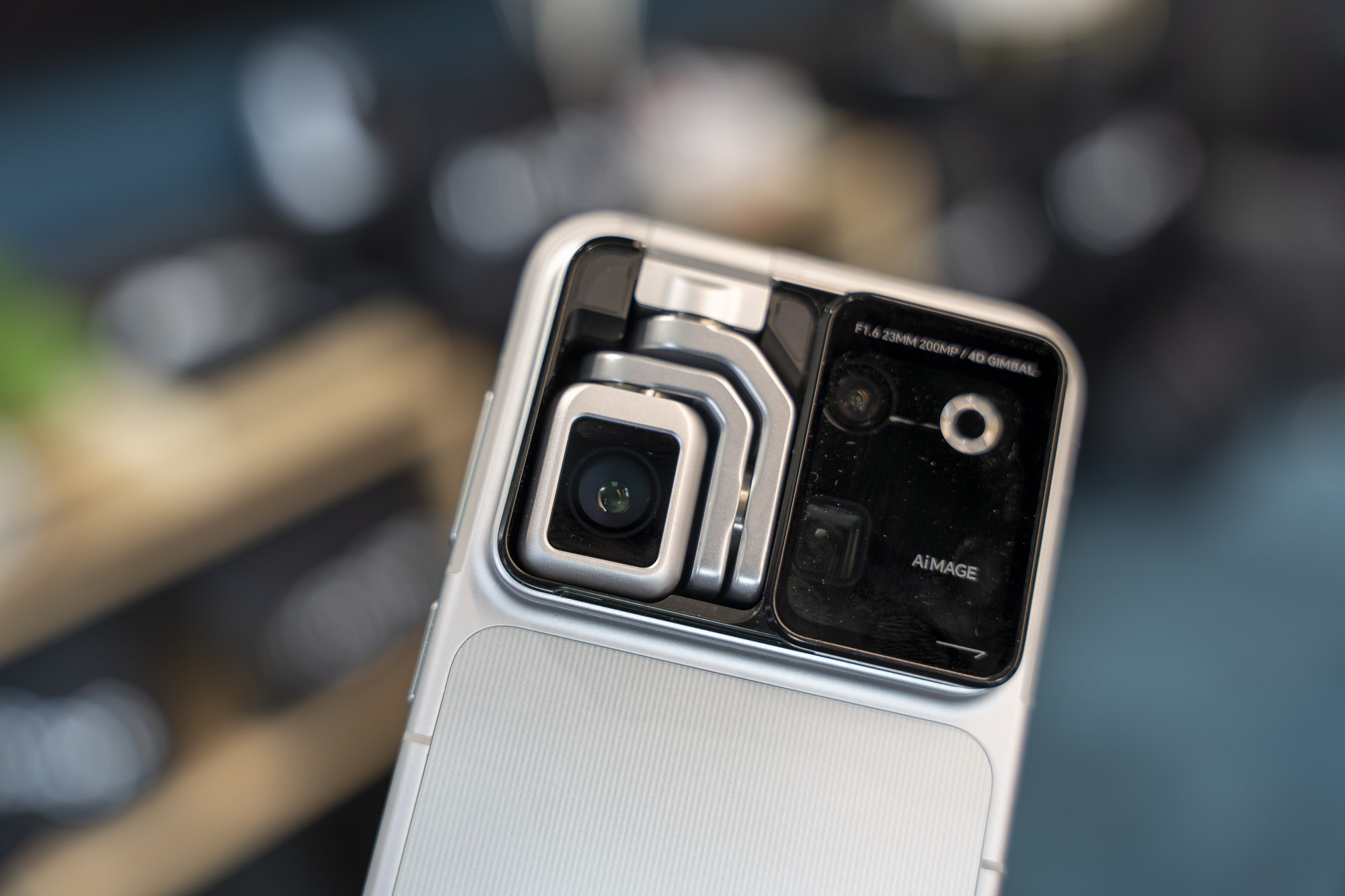 Mieliśmy w rękach HONOR Robot Phone