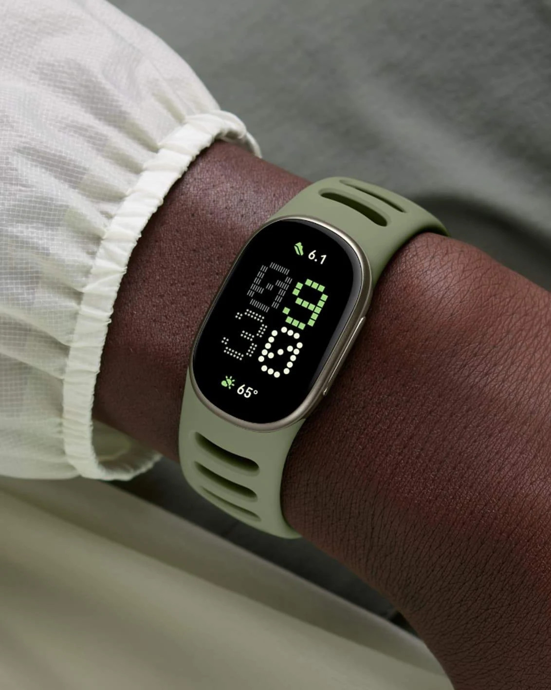 Fitbit Edge już oficjalnie – opaska, która może zastąpić smartwatcha