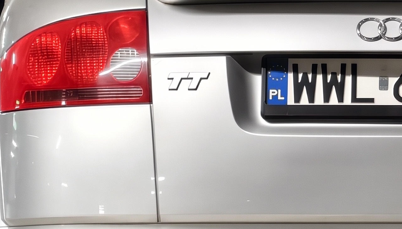 Sześć fotograficznych flagowców - który robi najlepsze zdjęcia w słabym oświetleniu?