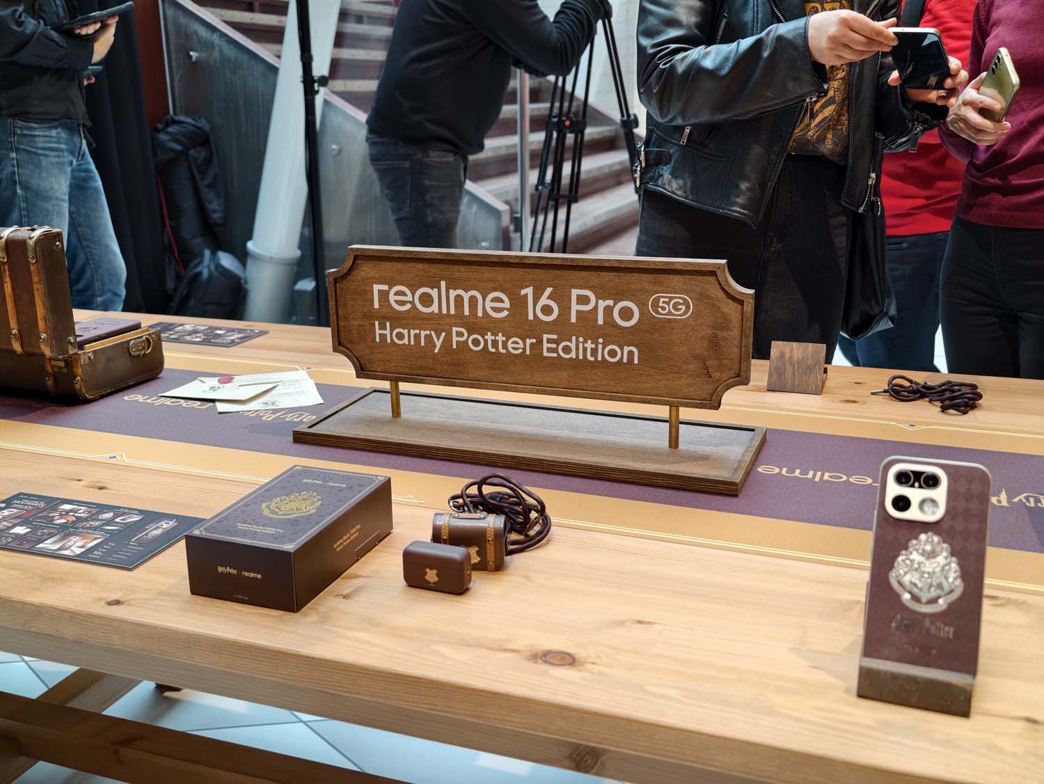 realme Harry Potter Edition już w Polsce - tyle kosztują smartfon i słuchawki