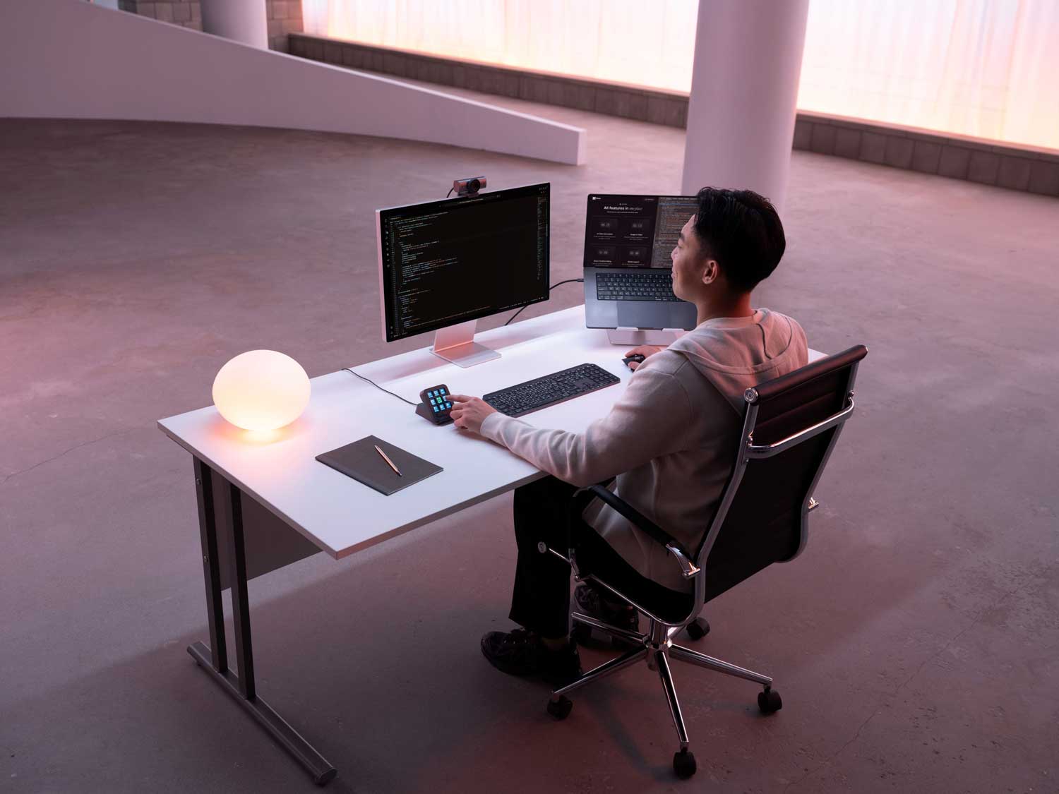 Logitech ma nowy gadżet do pracy z AI - programiści mogą go polubić