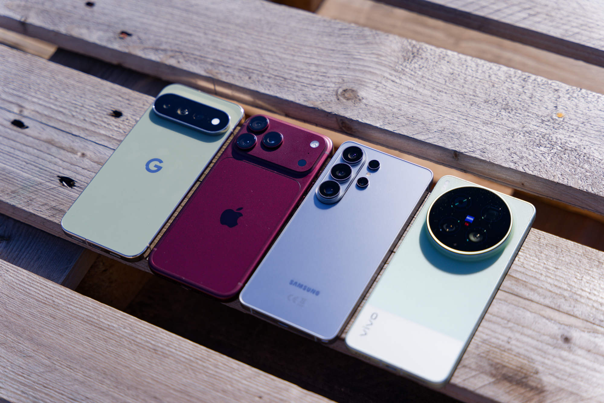 Porównaliśmy 4 najnowsze flagowce w trybie portretowym – iPhone 18 Pro Max, Pixel 11 Pro XL, vivo X300 Ultra i Galaxy S26 Ultra
