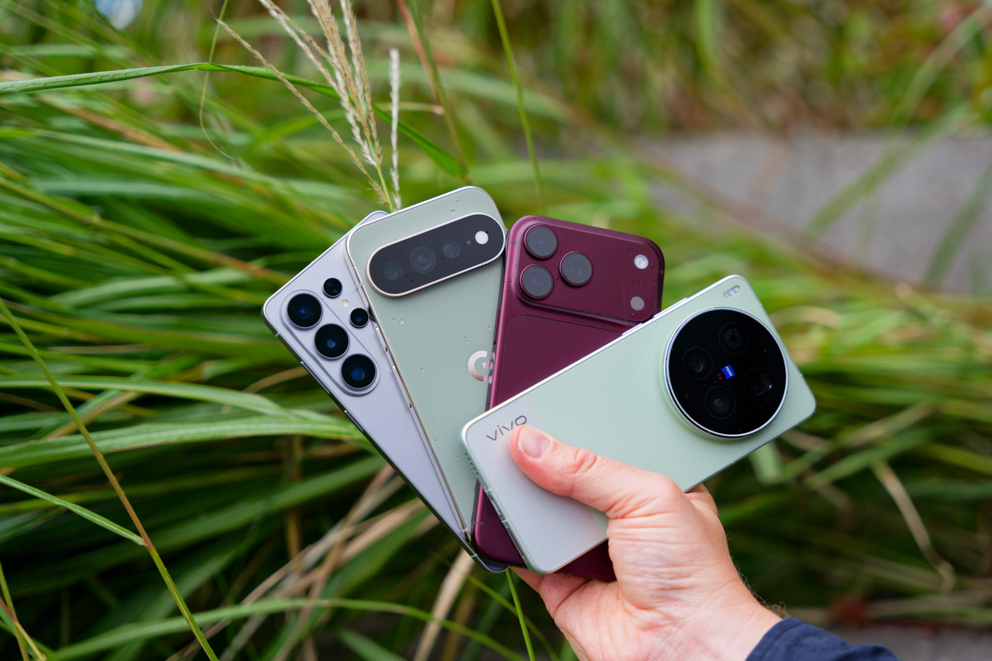 Porównaliśmy 4 najnowsze flagowce w zdjęciach dziennych – iPhone 18 Pro Max, Pixel 11 Pro XL, vivo X300 Ultra i Galaxy S26 Ultra
