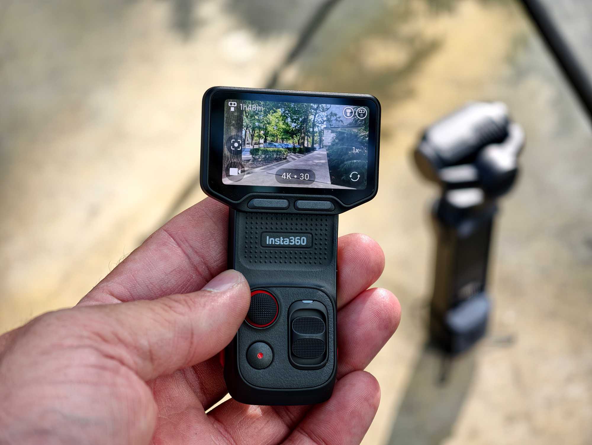 Test Insta360 Luna Ultra – to kamera z dwoma obiektywami i wbudowanym gimbalem