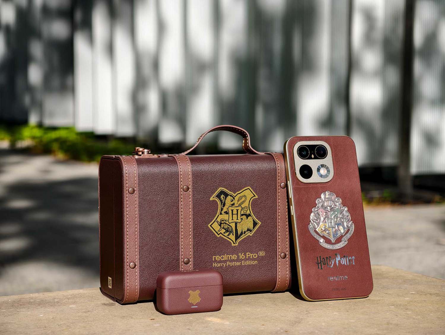 realme Harry Potter Edition już w Polsce - tyle kosztują smartfon i słuchawki