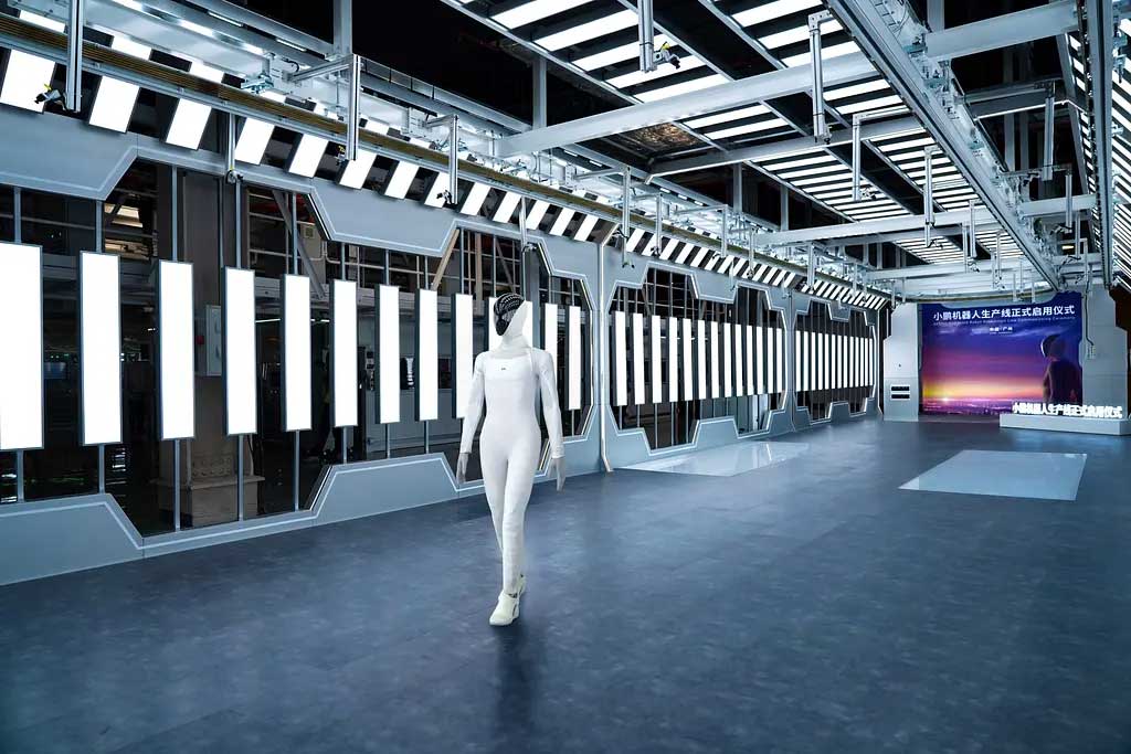 XPENG rusza z produkcją humanoidalnych robotów - pierwszy już gotowy