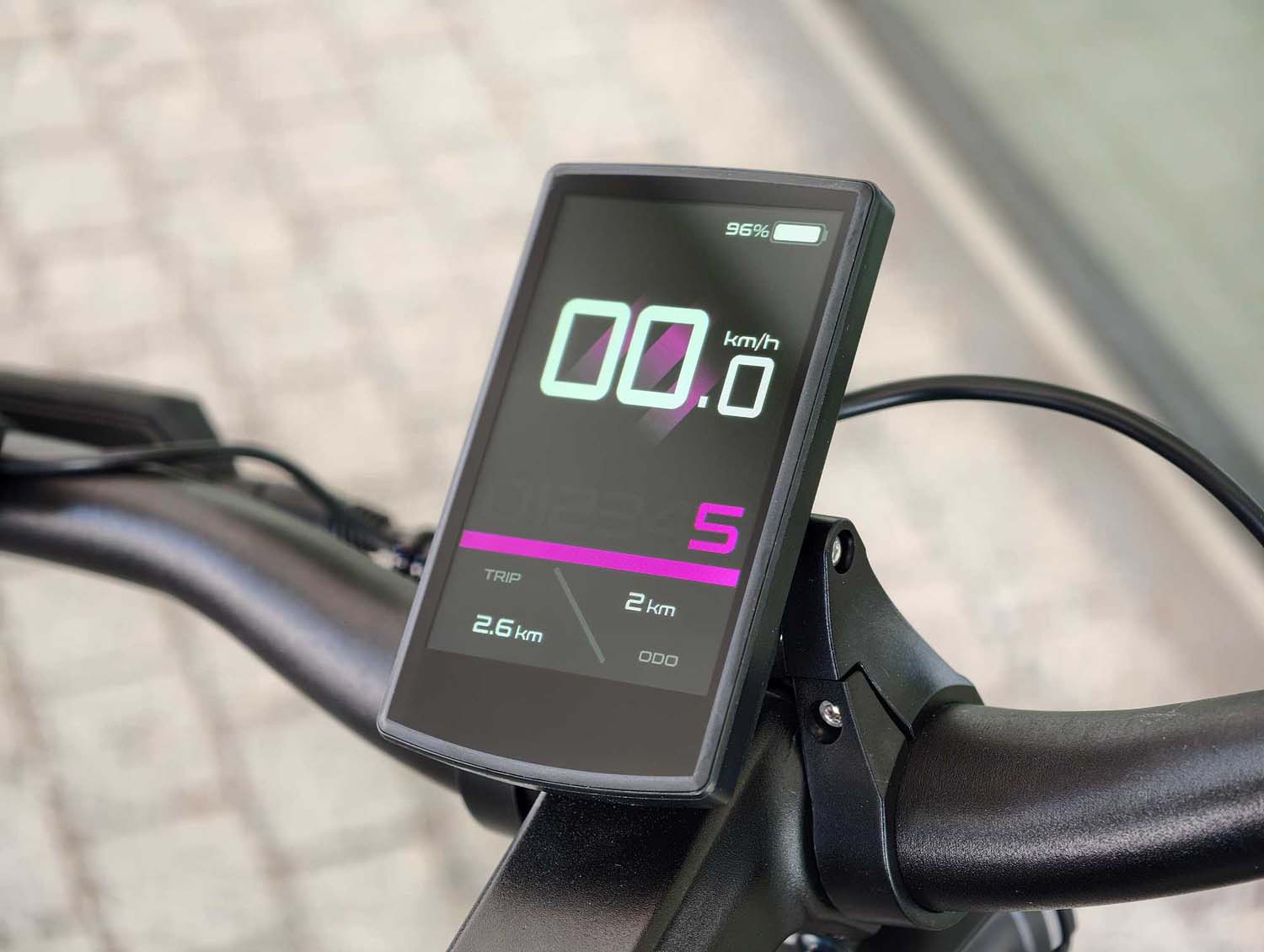 Test roweru elektrycznego Engwe E26 3.0 Pro – jest ogromny i bardzo komfortowy