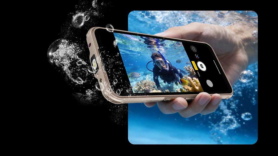 Pancerny smartfon z wymienną baterią - nowość w Polsce