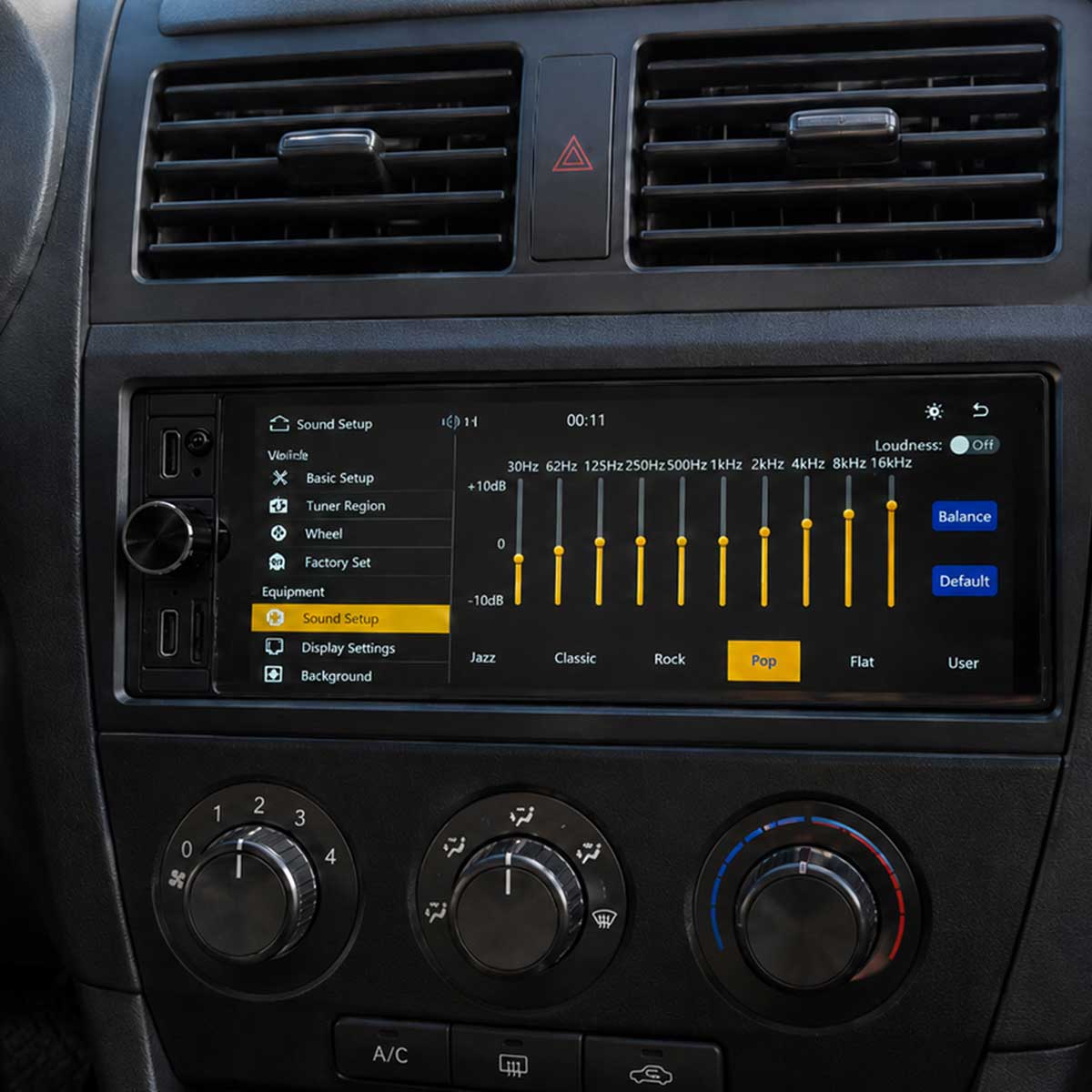 CarPlay i Android Auto w starszym aucie - bez wymiany całej deski
