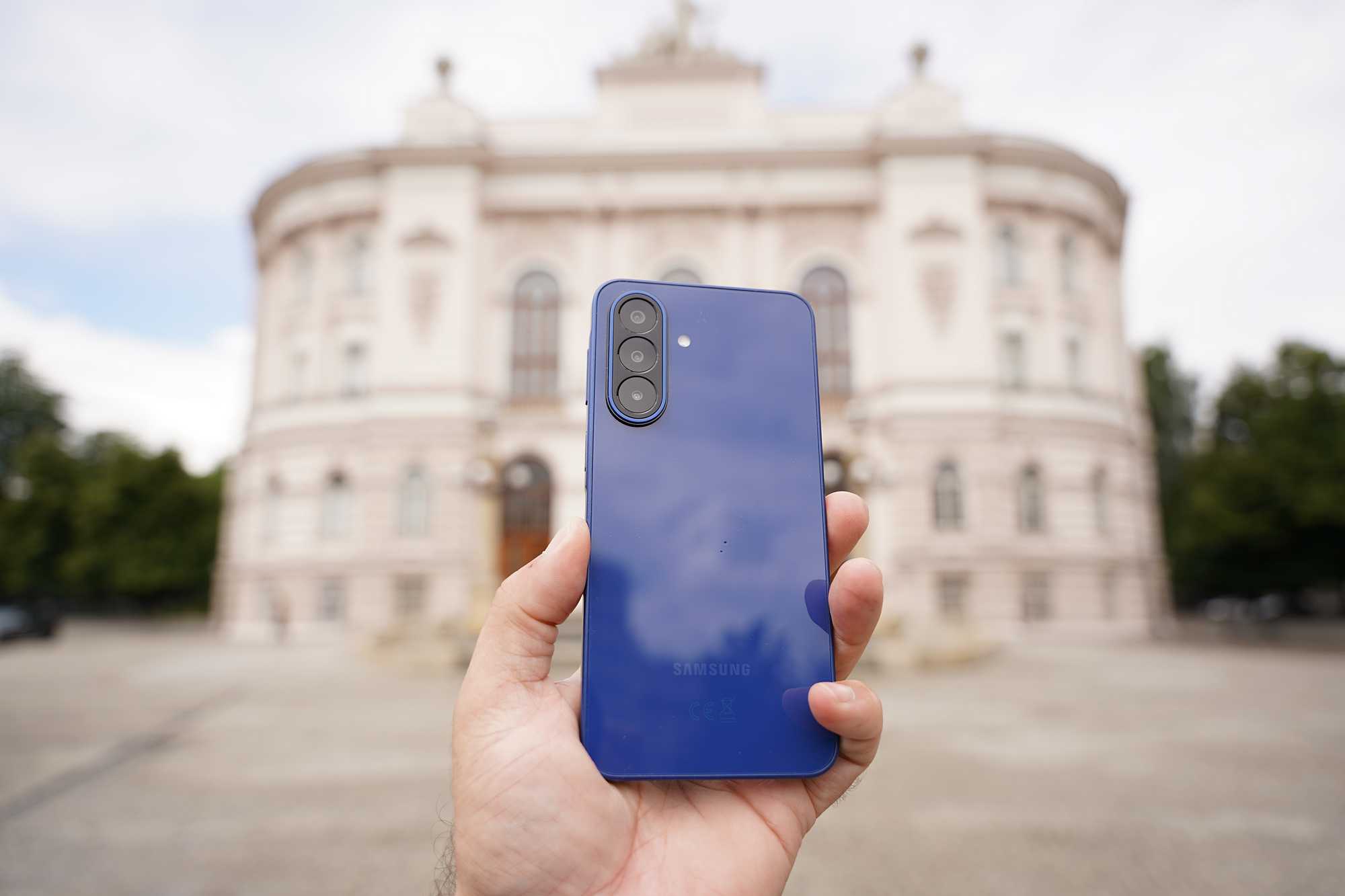 Samsung Galaxy A27 5G – więcej AI, nowy procesor i ekran z mniejszym wycięciem – nasze pierwsze wrażenia