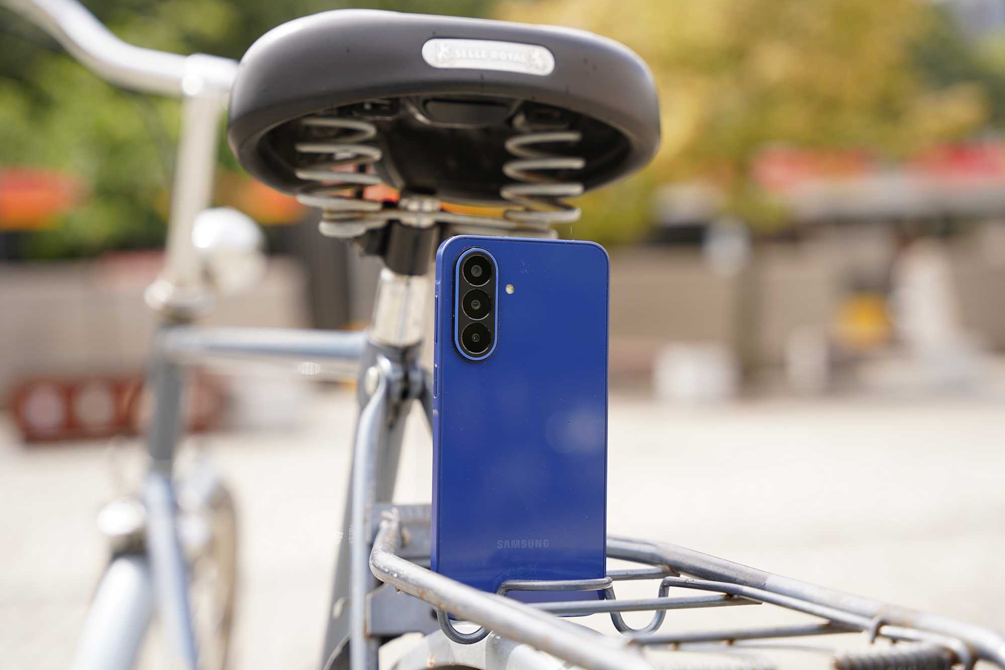 Samsung Galaxy A27 5G – więcej AI, nowy procesor i ekran z mniejszym wycięciem – nasze pierwsze wrażenia