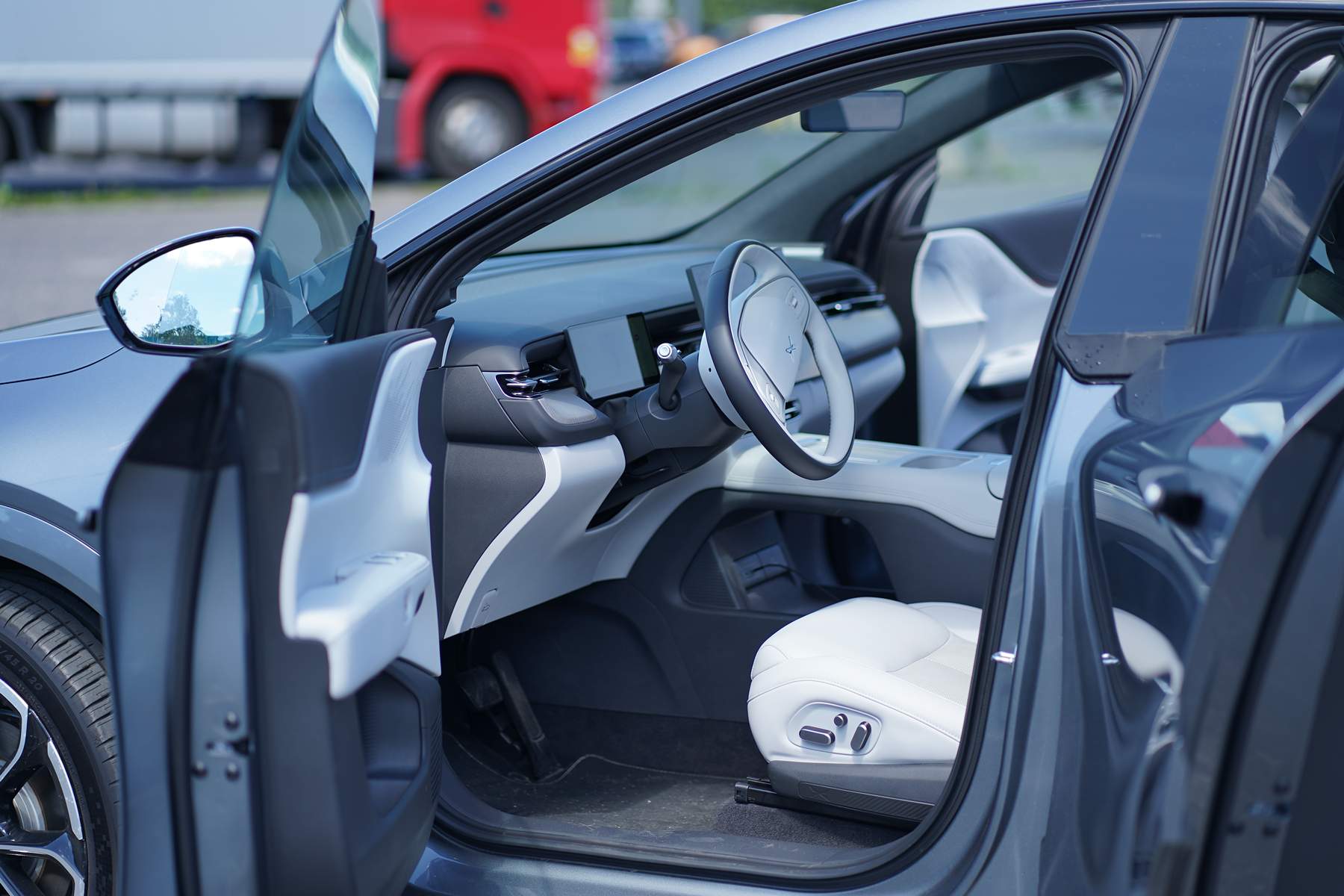 Sprawdziliśmy elektrycznego Xpeng G6 Long Range Pro 296 KM – niesamowity luksus w atrakcyjnej cenie